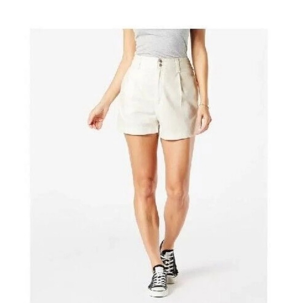 Denizen from Levi's High Waist White Shorts Classic Style